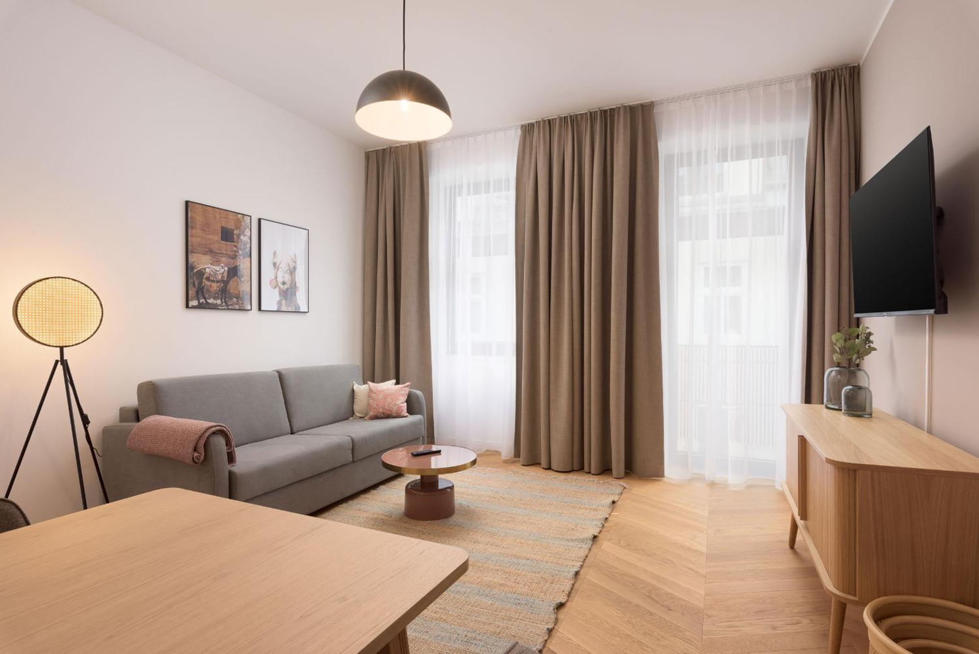 Limehome Karajangasse